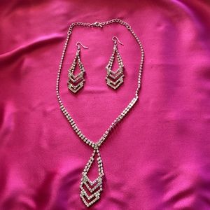 Rhinestone necklace set